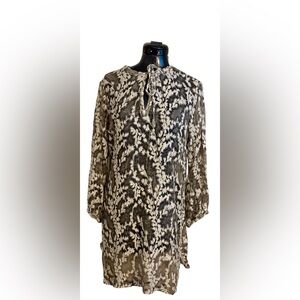 Sigrid Olsen Green Sheer Tunic Size Medium has a metallic like floral patten